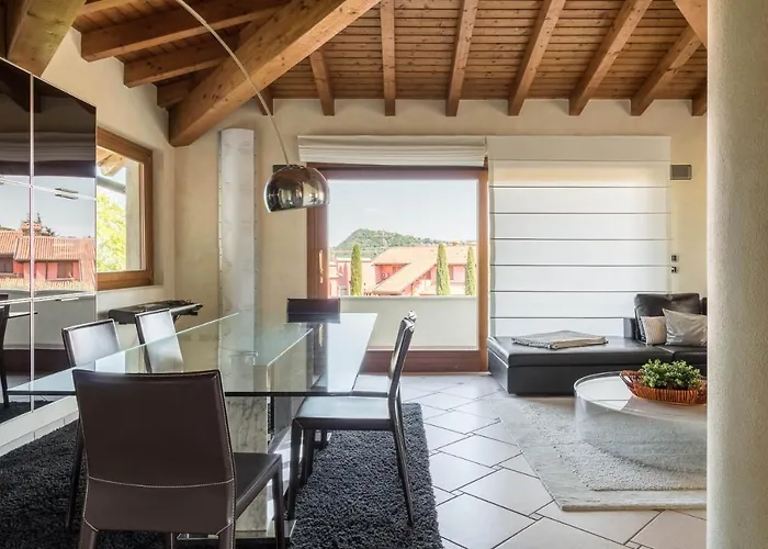 Βίλα Oleander Manerba del Garda