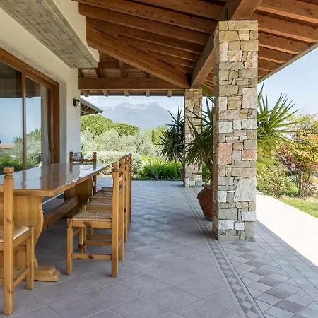 Oleander Villa *